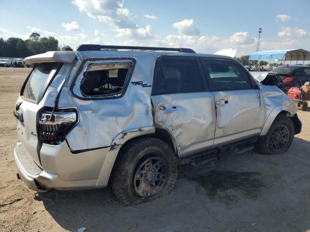 Photo 2 VIN: JTERU5JR2R6294609 - TOYOTA 4RUNNER SR 