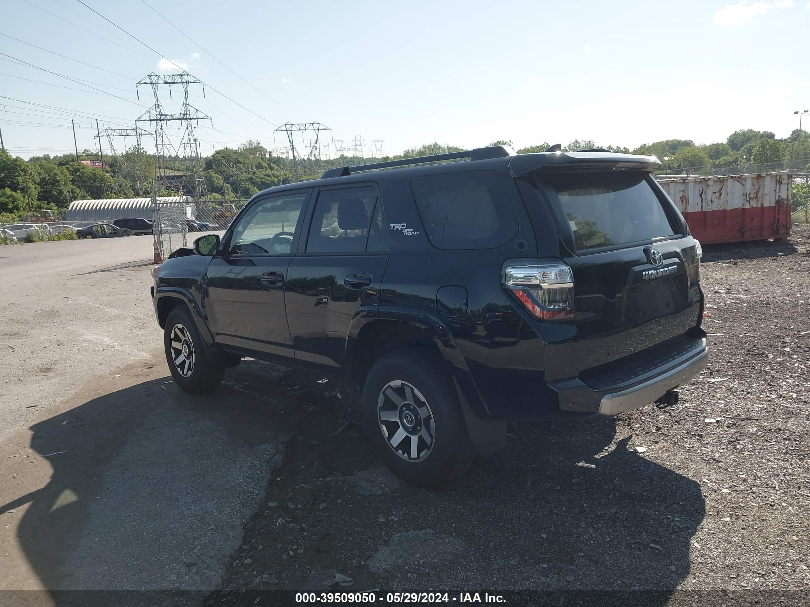 Photo 2 VIN: JTERU5JR3P6128399 - TOYOTA 4RUNNER 