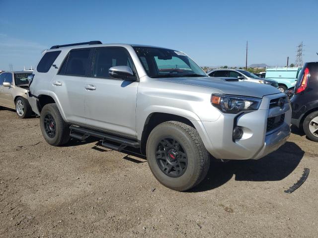 Photo 3 VIN: JTERU5JR3P6146496 - TOYOTA 4RUNNER SE 