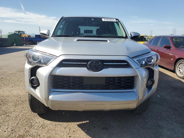 Photo 4 VIN: JTERU5JR3P6146496 - TOYOTA 4RUNNER SE 