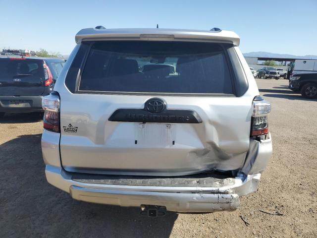 Photo 5 VIN: JTERU5JR3P6146496 - TOYOTA 4RUNNER SE 