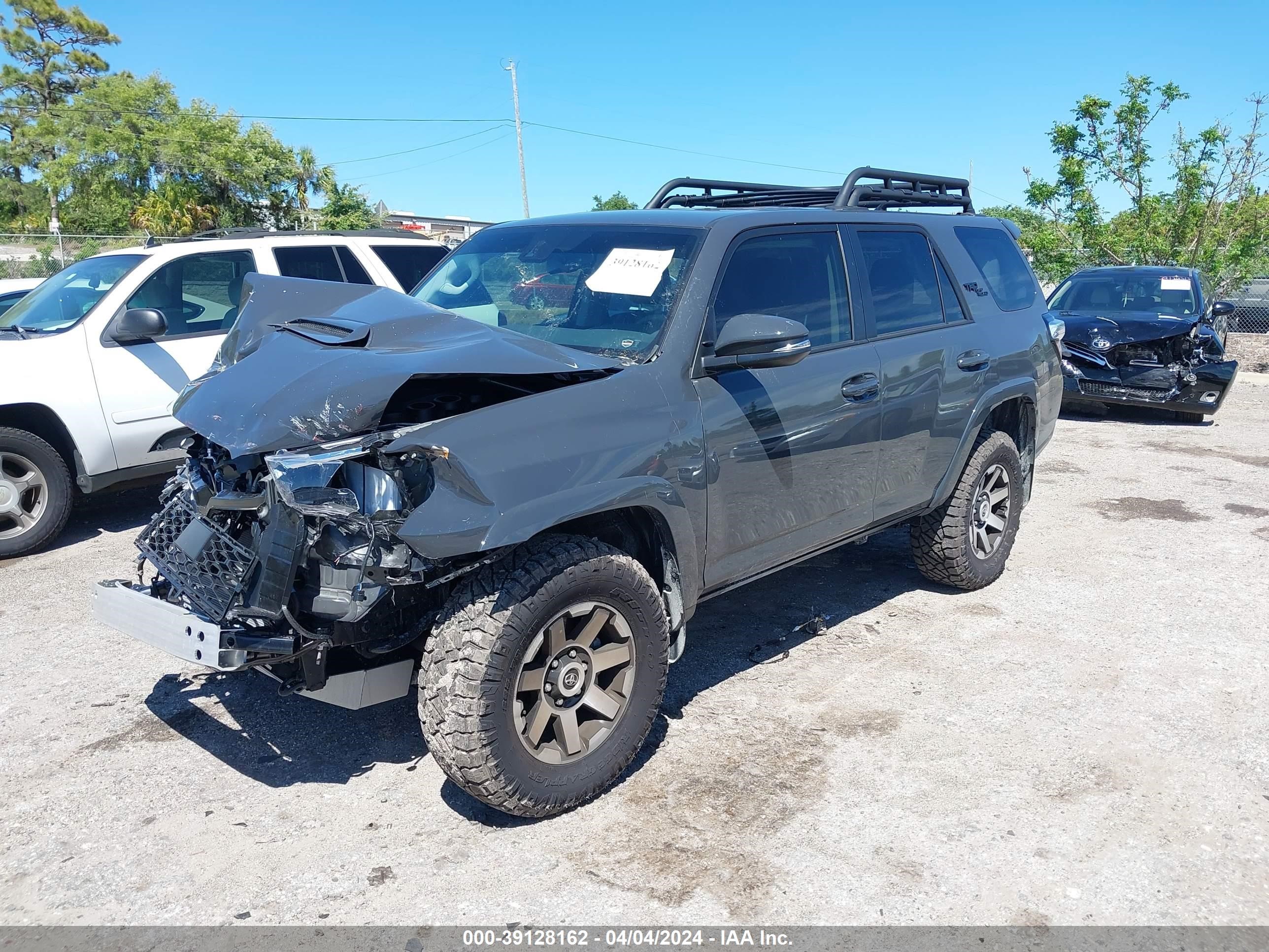 Photo 1 VIN: JTERU5JR3R6213245 - TOYOTA 4RUNNER 