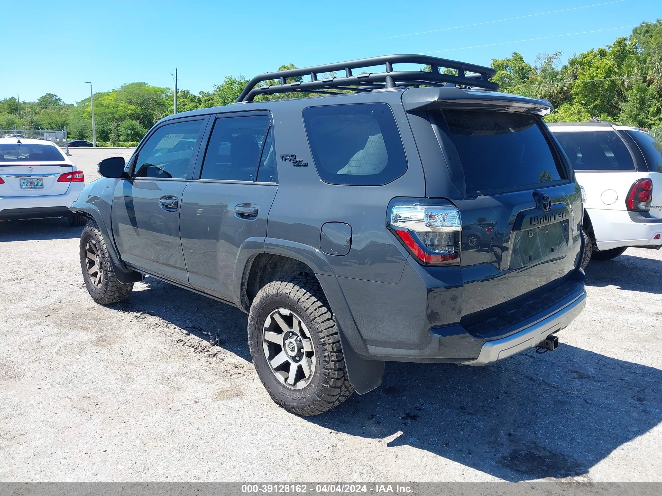 Photo 2 VIN: JTERU5JR3R6213245 - TOYOTA 4RUNNER 