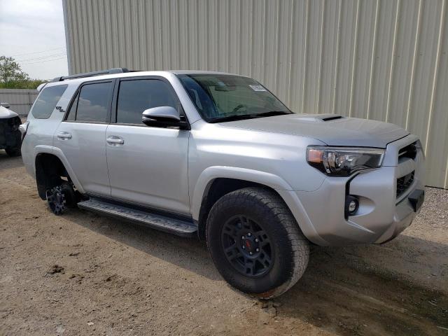 Photo 3 VIN: JTERU5JR4P6105715 - TOYOTA 4RUNNER SE 