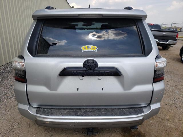 Photo 5 VIN: JTERU5JR4P6105715 - TOYOTA 4RUNNER SE 