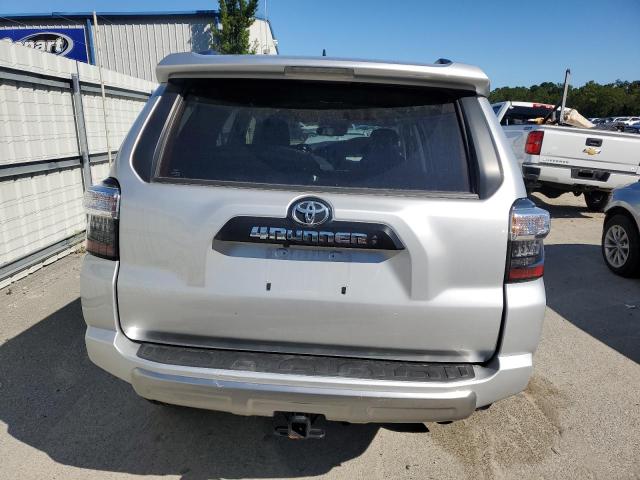 Photo 5 VIN: JTERU5JR4P6110056 - TOYOTA 4RUNNER SE 