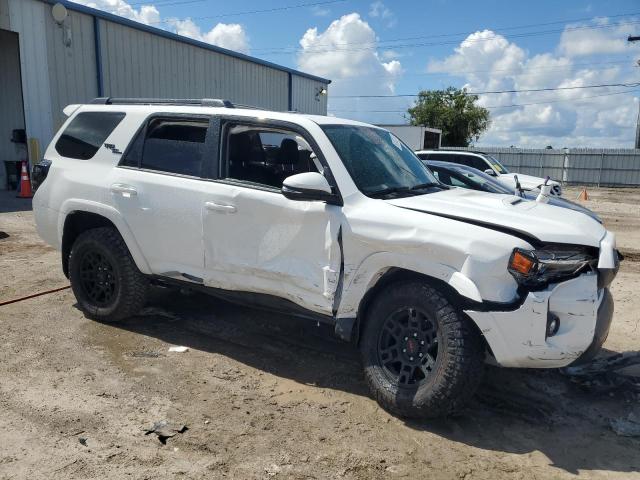 Photo 3 VIN: JTERU5JR4P6191530 - TOYOTA 4RUNNER SE 