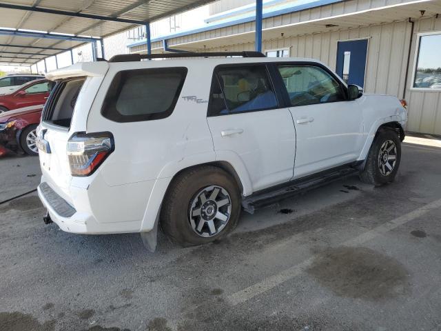 Photo 2 VIN: JTERU5JR5P6132731 - TOYOTA 4RUNNER SE 