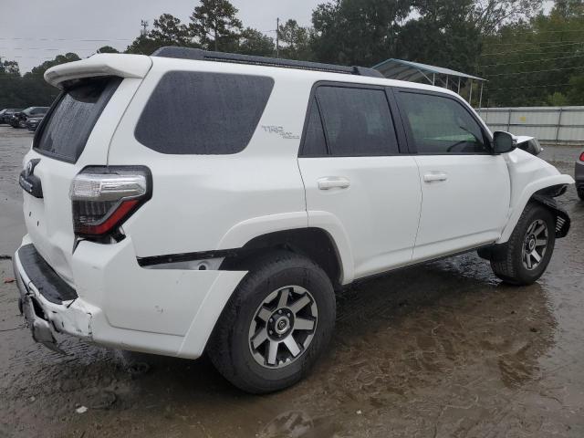 Photo 2 VIN: JTERU5JR5P6145673 - TOYOTA 4RUNNER SE 