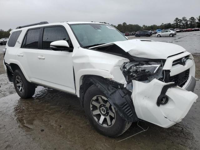 Photo 3 VIN: JTERU5JR5P6145673 - TOYOTA 4RUNNER SE 