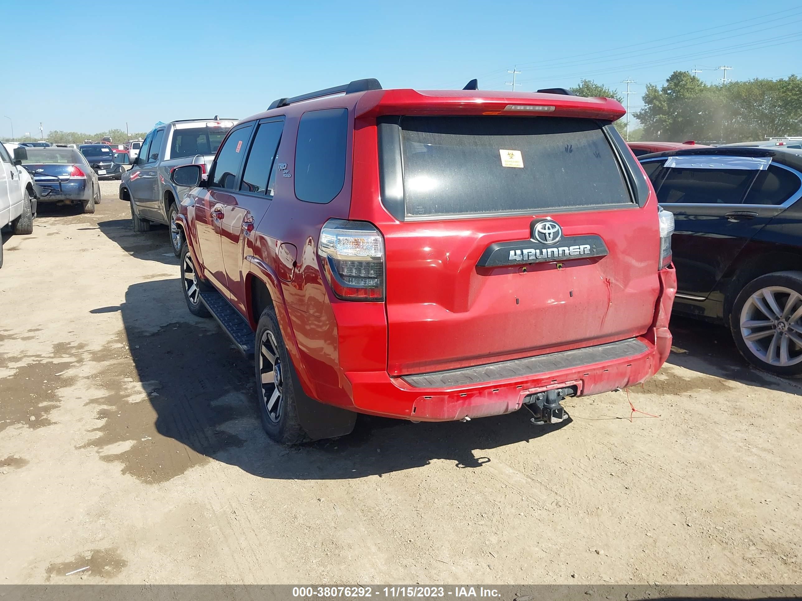 Photo 2 VIN: JTERU5JR6N6050536 - TOYOTA 4RUNNER 