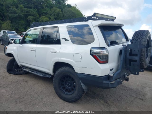 Photo 2 VIN: JTERU5JR7M5839881 - TOYOTA 4RUNNER 