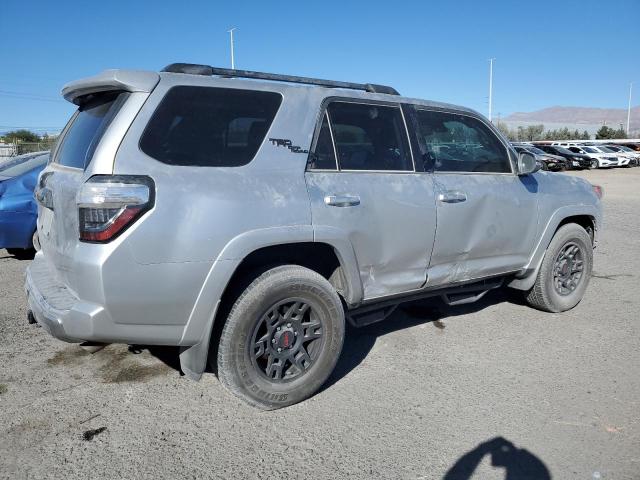 Photo 2 VIN: JTERU5JR7P6179548 - TOYOTA 4RUNNER SE 