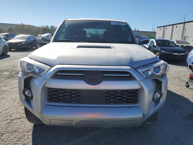 Photo 4 VIN: JTERU5JR7P6179548 - TOYOTA 4RUNNER SE 