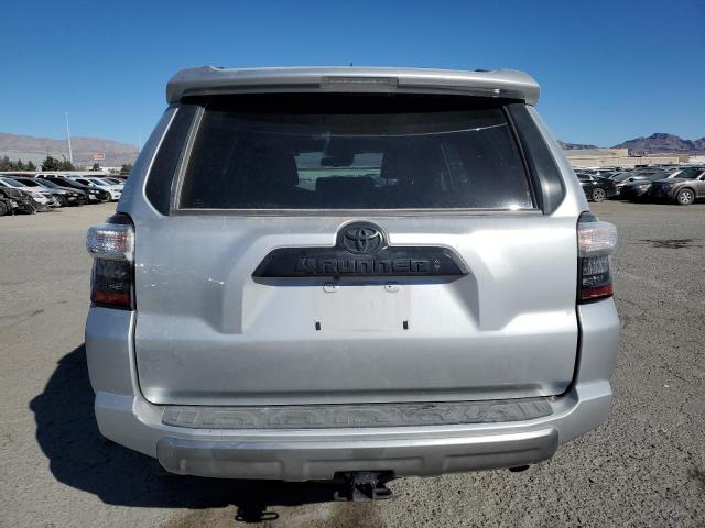 Photo 5 VIN: JTERU5JR7P6179548 - TOYOTA 4RUNNER SE 