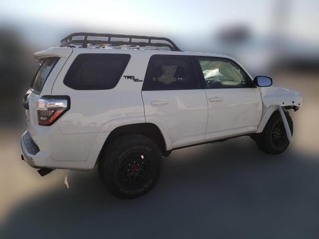 Photo 2 VIN: JTERU5JR8P6103868 - TOYOTA 4RUNNER SE 