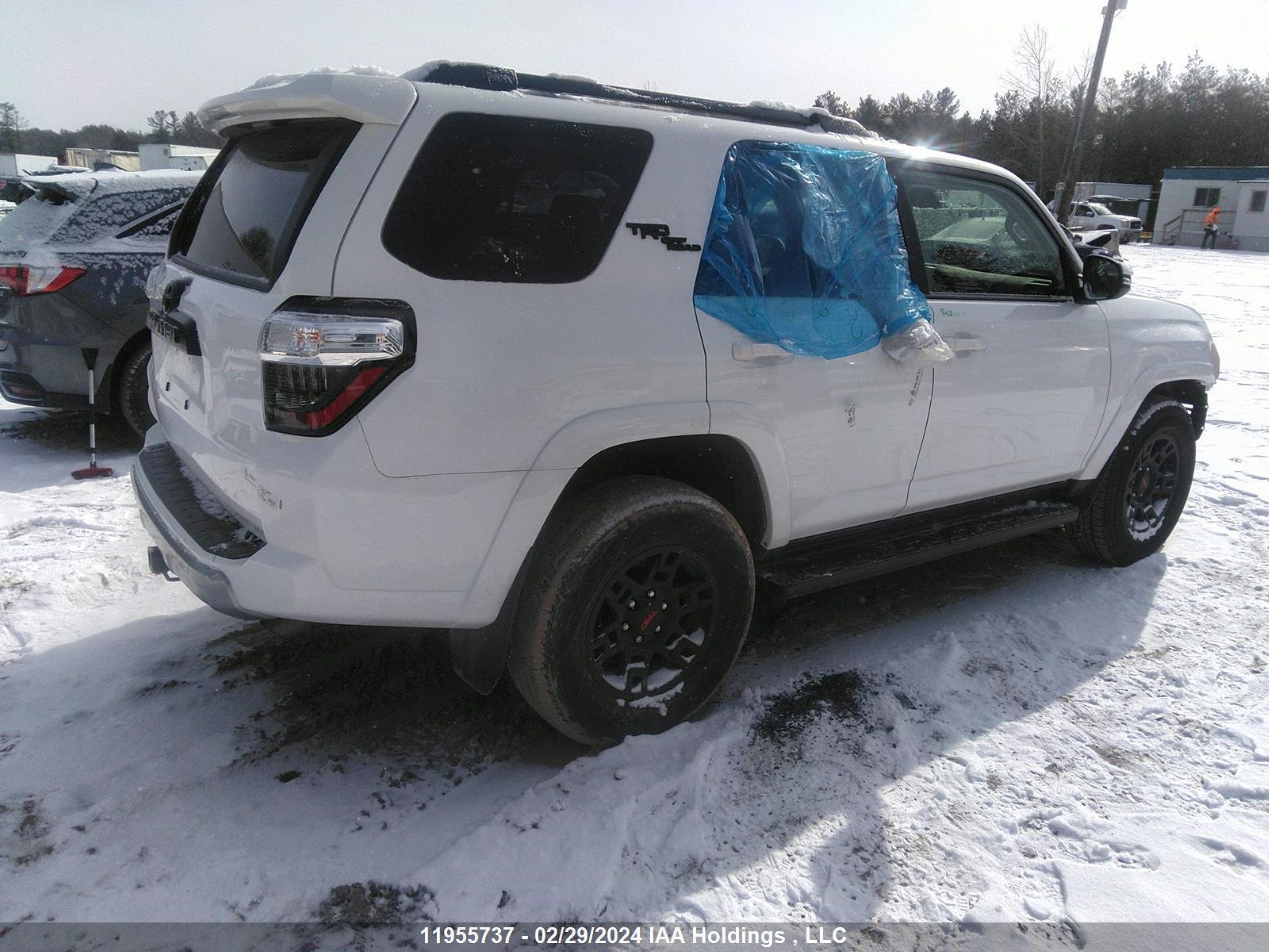 Photo 3 VIN: JTERU5JR8P6152357 - TOYOTA 4RUNNER 