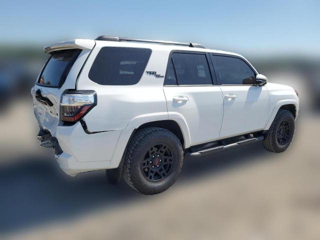 Photo 2 VIN: JTERU5JR8P6154125 - TOYOTA 4RUNNER SE 