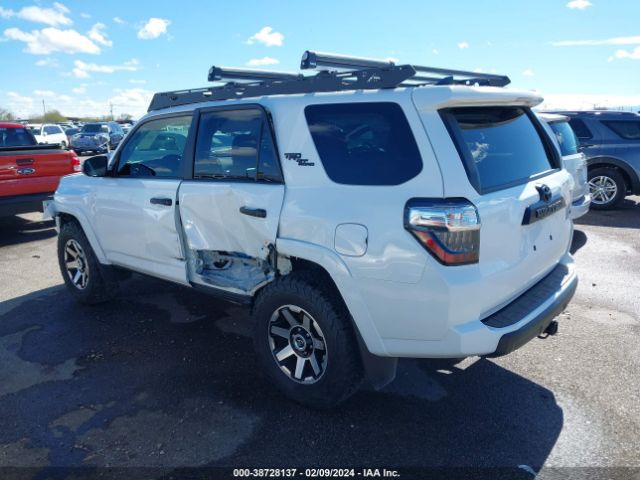 Photo 2 VIN: JTERU5JR8P6212136 - TOYOTA 4RUNNER 