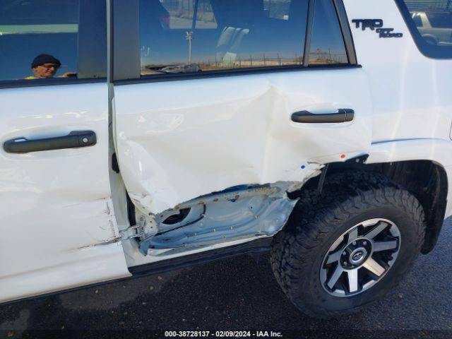 Photo 5 VIN: JTERU5JR8P6212136 - TOYOTA 4RUNNER 