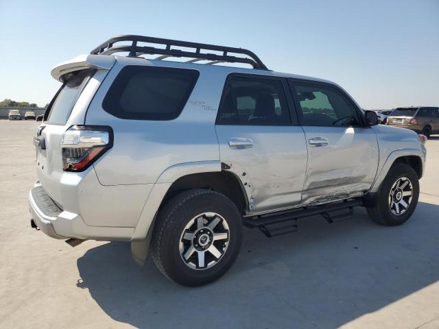 Photo 2 VIN: JTERU5JR9N6001850 - TOYOTA 4RUNNER SR 