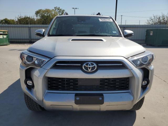 Photo 4 VIN: JTERU5JR9N6001850 - TOYOTA 4RUNNER SR 