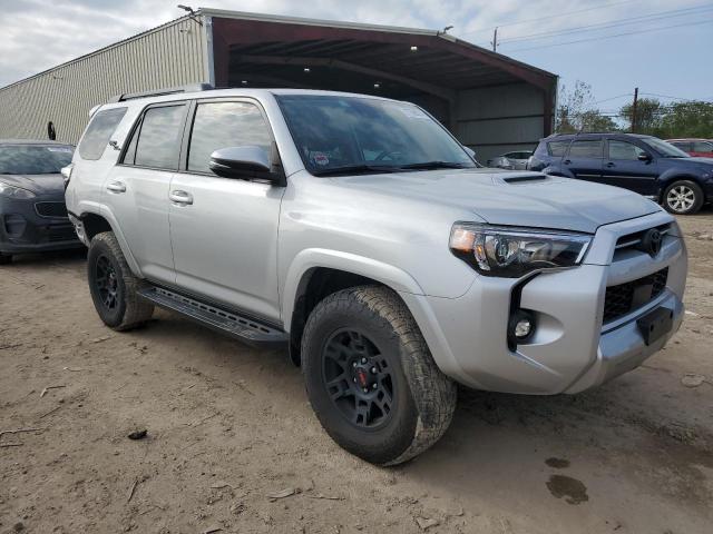 Photo 3 VIN: JTERU5JRXP6192410 - TOYOTA 4RUNNER SE 