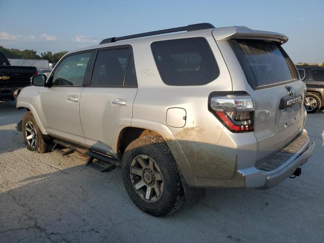 Photo 1 VIN: JTERU5JRXP6204555 - TOYOTA 4RUNNER SE 