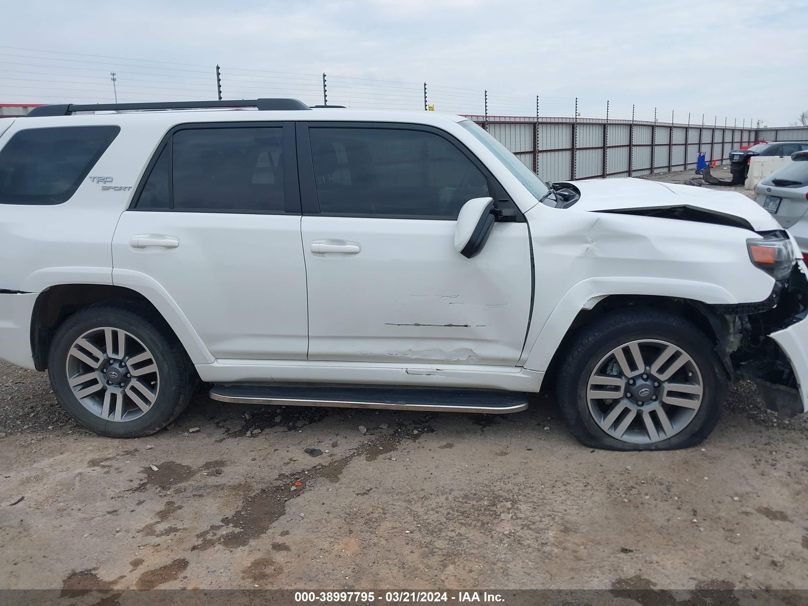 Photo 13 VIN: JTESU5JR8P6104262 - TOYOTA 4RUNNER 