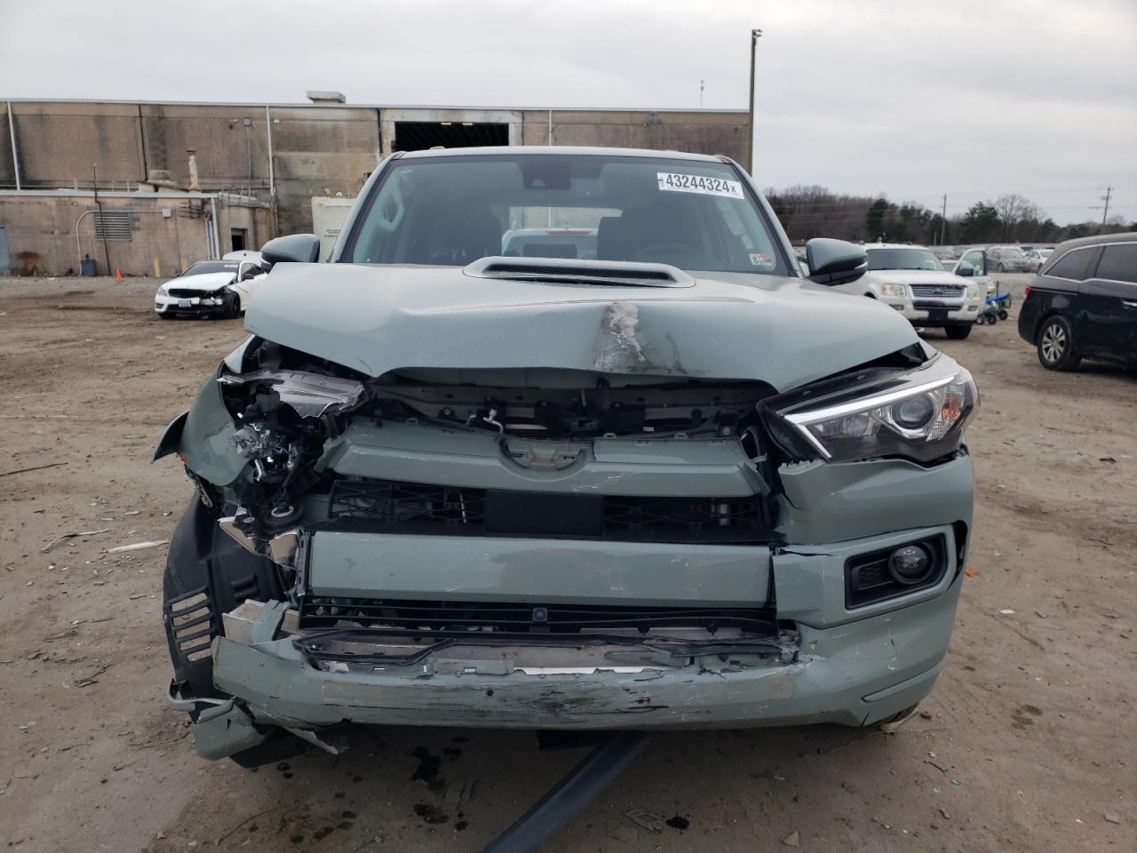 Photo 4 VIN: JTESU5JR9N6055246 - TOYOTA 4RUNNER 