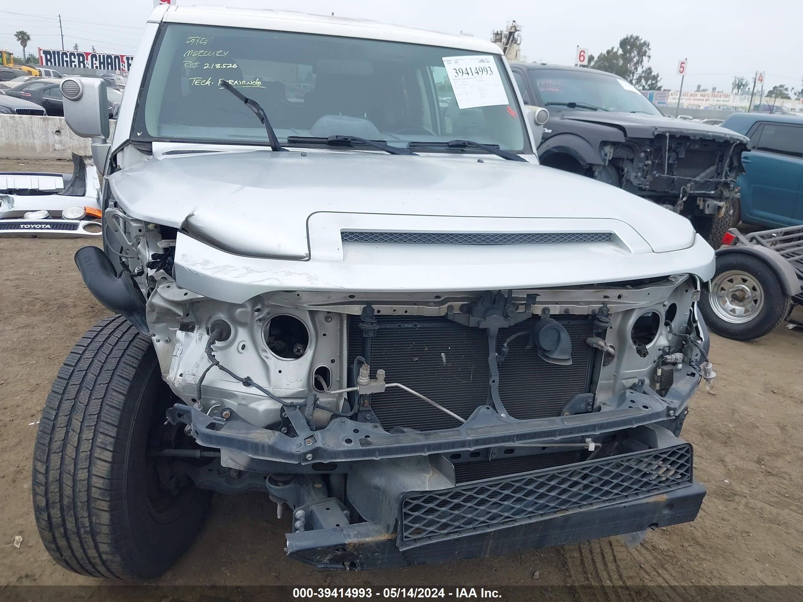 Photo 5 VIN: JTEZU11F270007039 - TOYOTA FJ CRUISER 