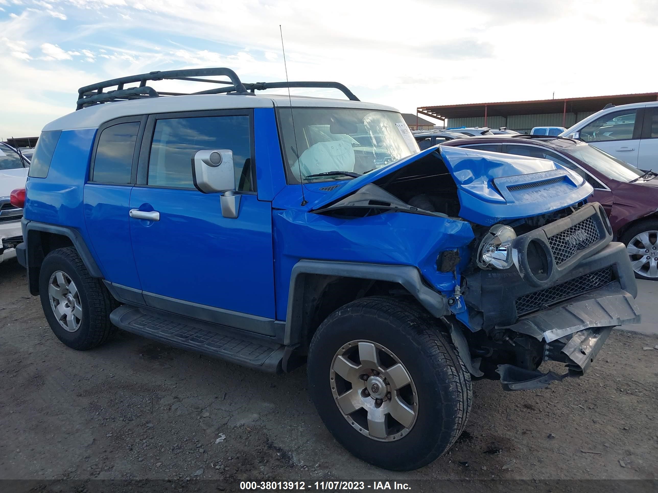 Photo 12 VIN: JTEZU11F270015237 - TOYOTA FJ CRUISER 