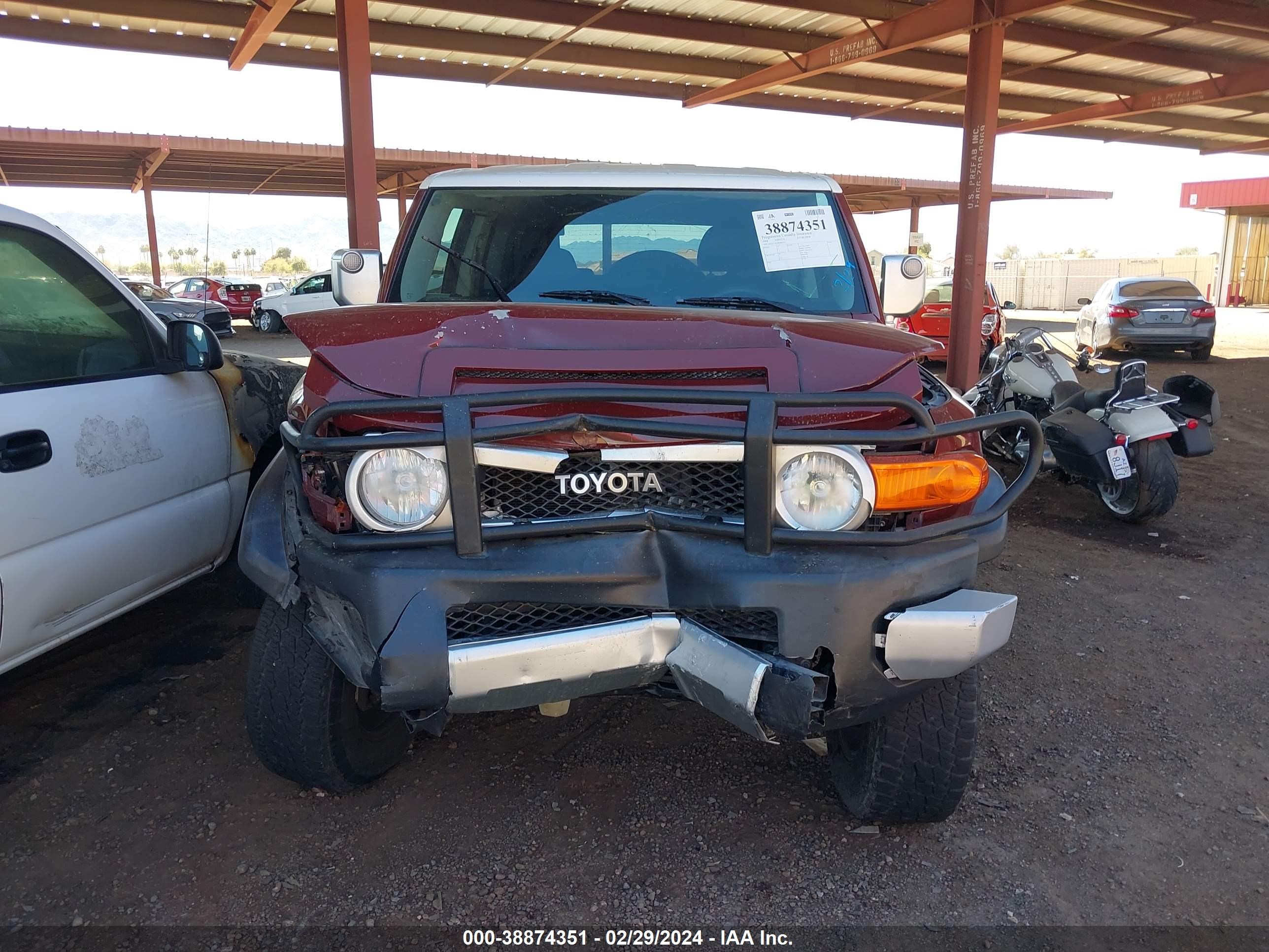 Photo 11 VIN: JTEZU11F28K001277 - TOYOTA FJ CRUISER 