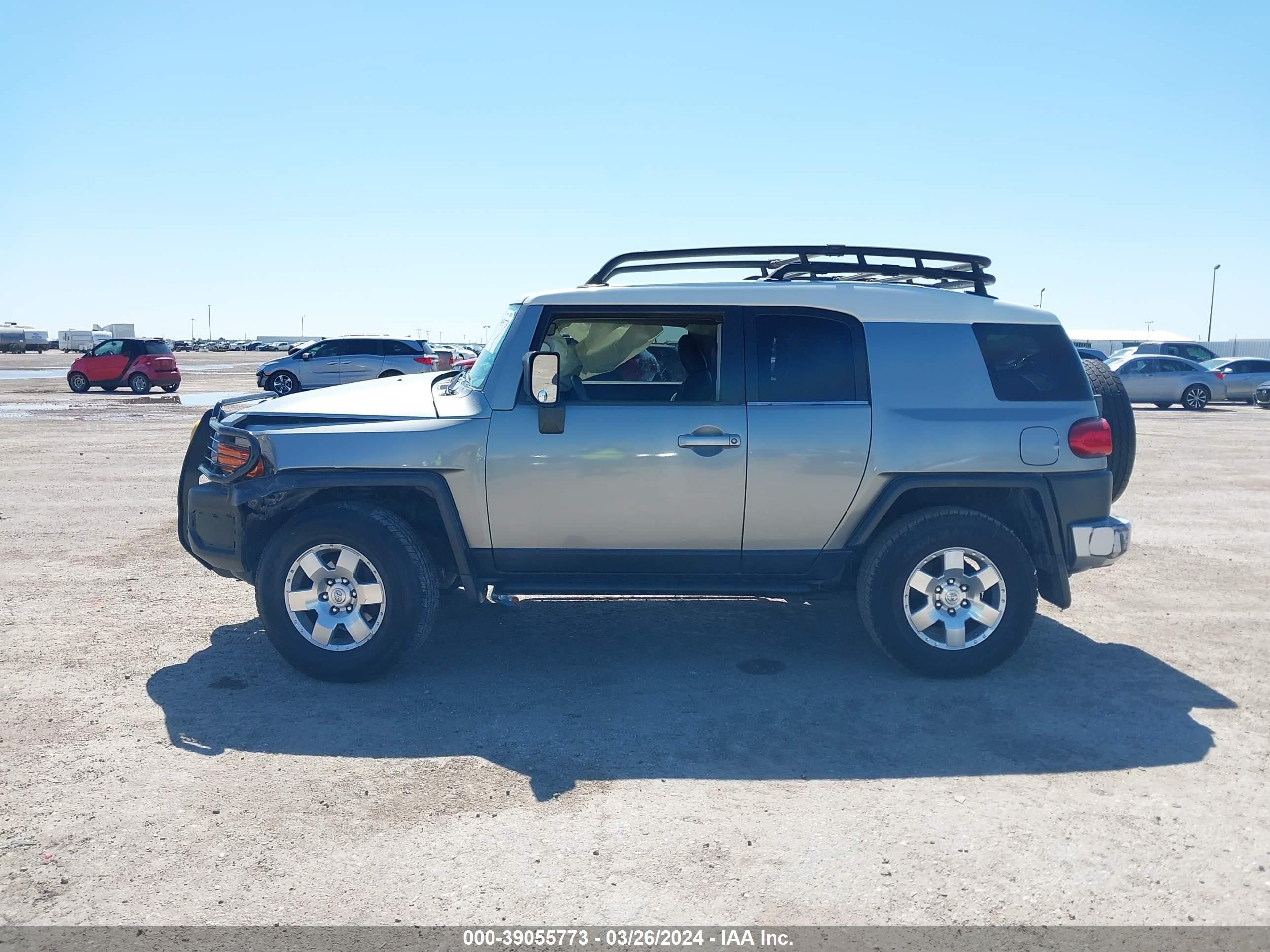 Photo 11 VIN: JTEZU11F29K008313 - TOYOTA FJ CRUISER 