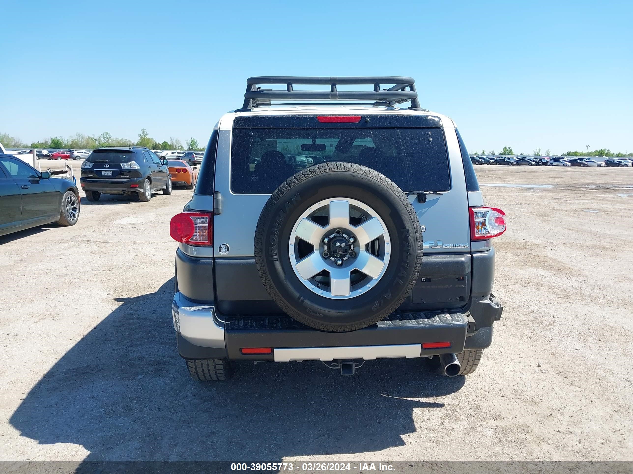 Photo 13 VIN: JTEZU11F29K008313 - TOYOTA FJ CRUISER 