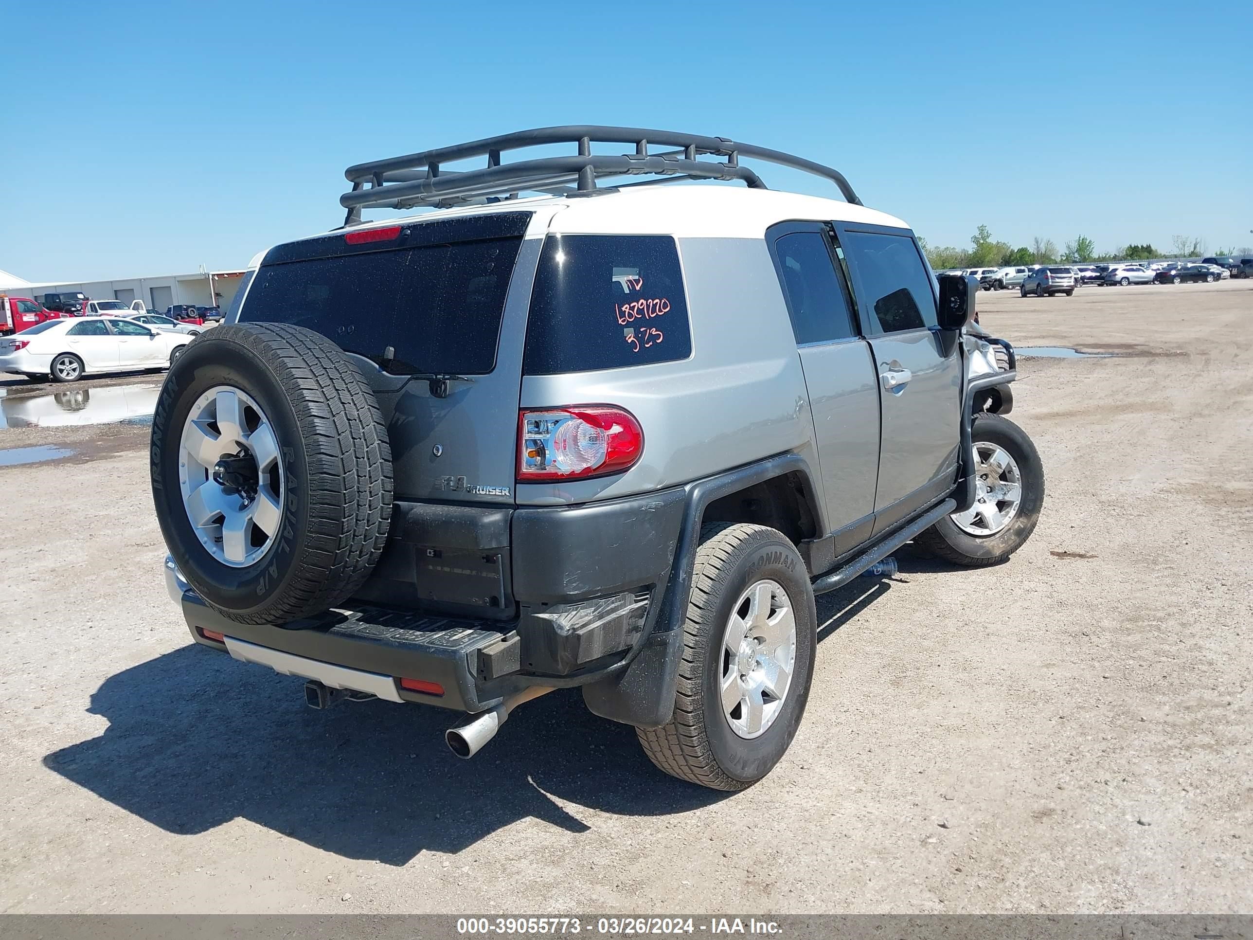 Photo 2 VIN: JTEZU11F29K008313 - TOYOTA FJ CRUISER 