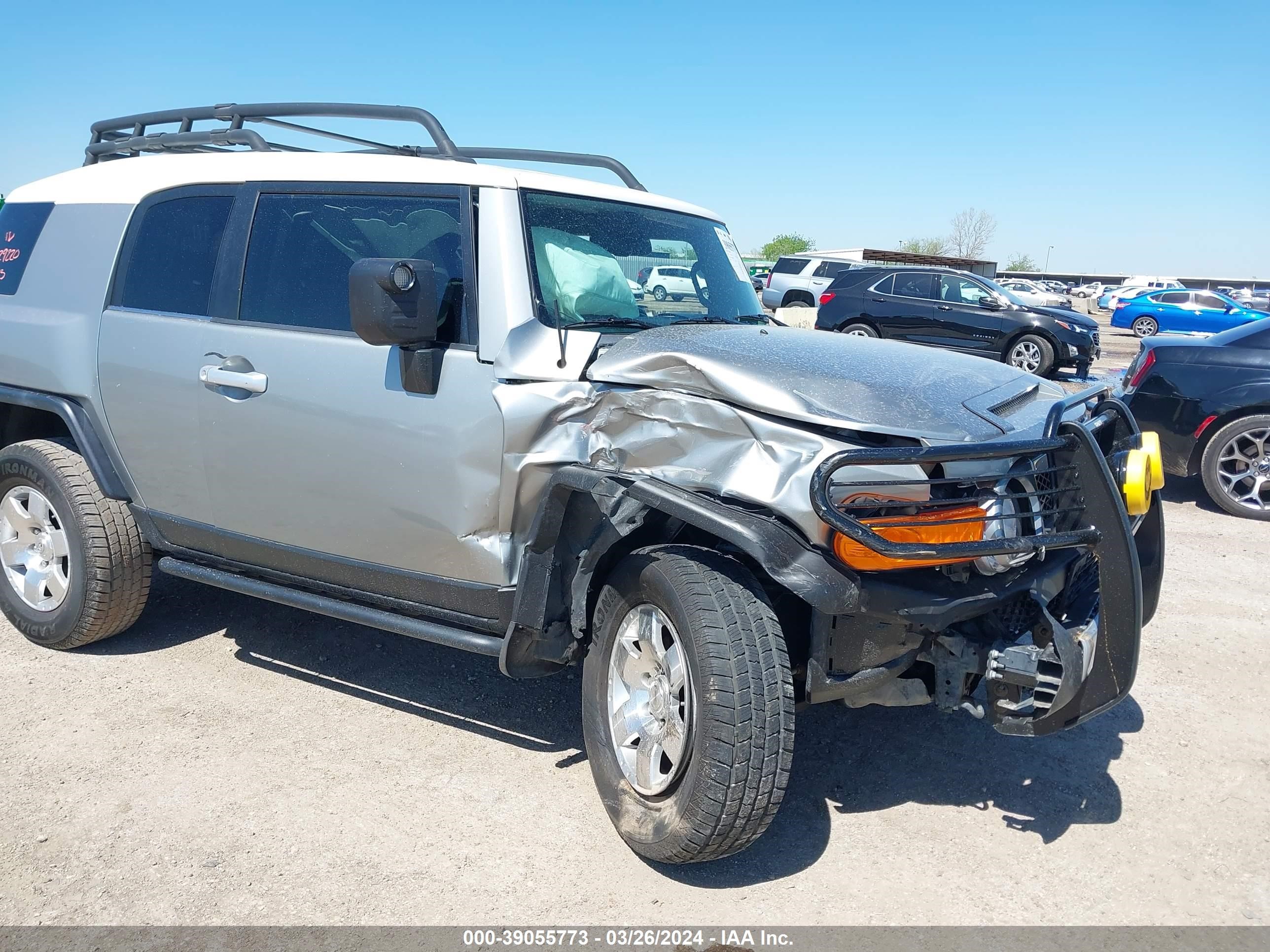 Photo 4 VIN: JTEZU11F29K008313 - TOYOTA FJ CRUISER 