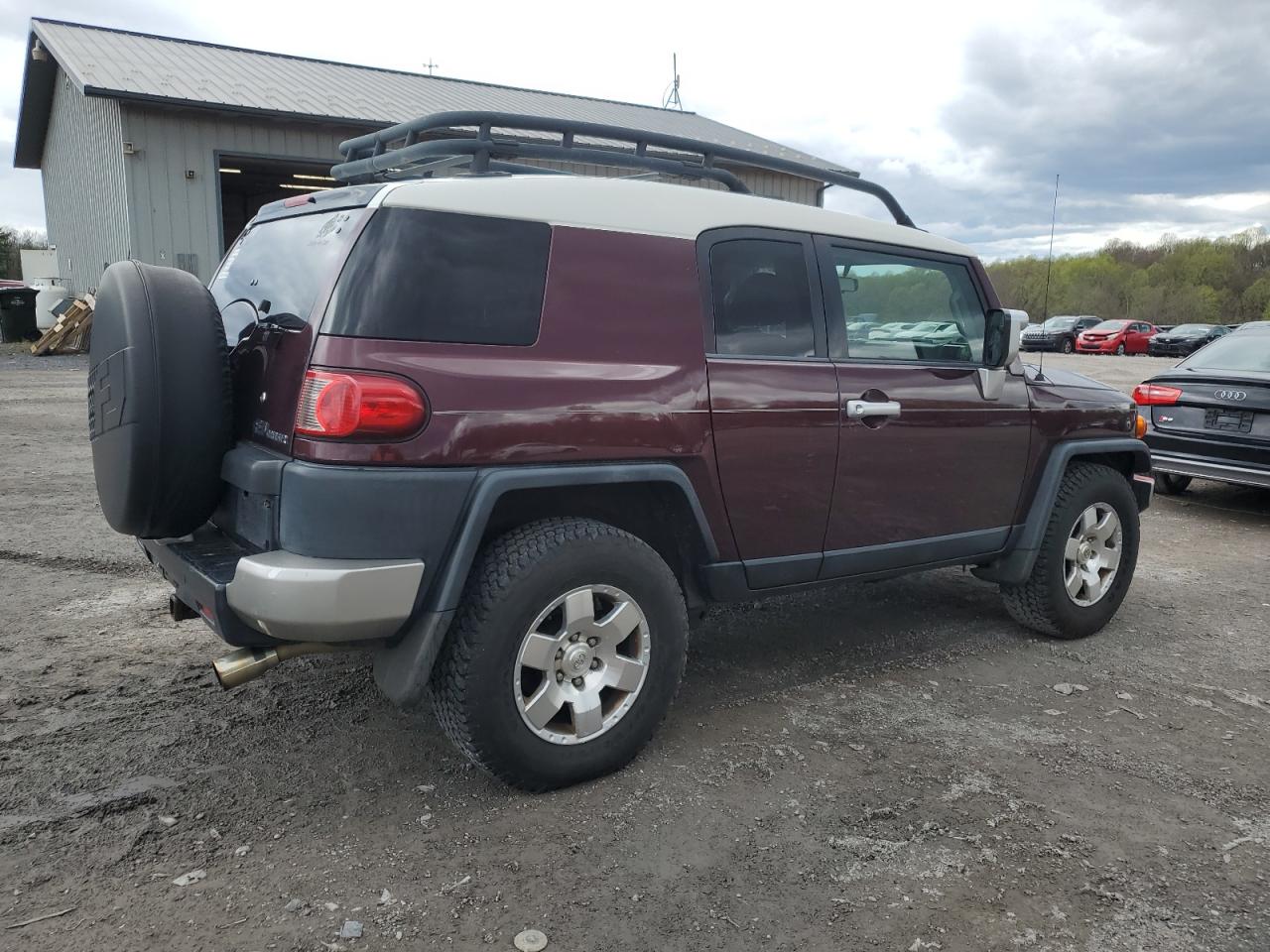 Photo 2 VIN: JTEZU11F470008662 - TOYOTA FJ CRUISER 