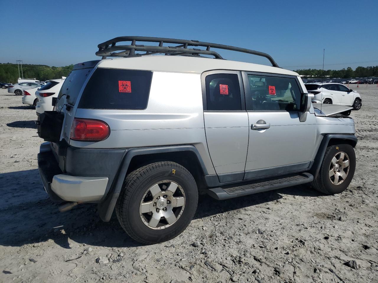 Photo 2 VIN: JTEZU11F670013037 - TOYOTA FJ CRUISER 