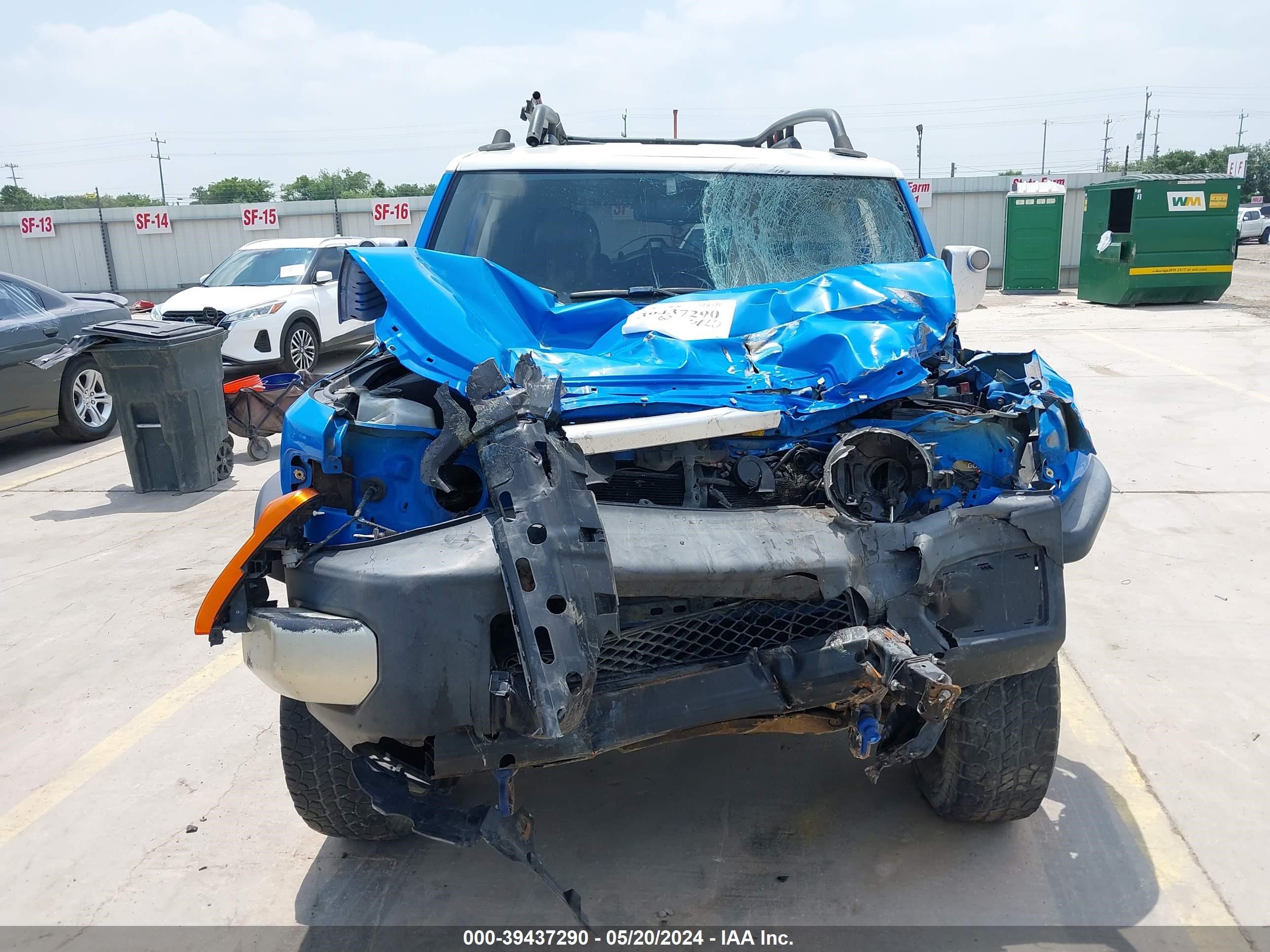 Photo 11 VIN: JTEZU11F670015774 - TOYOTA FJ CRUISER 