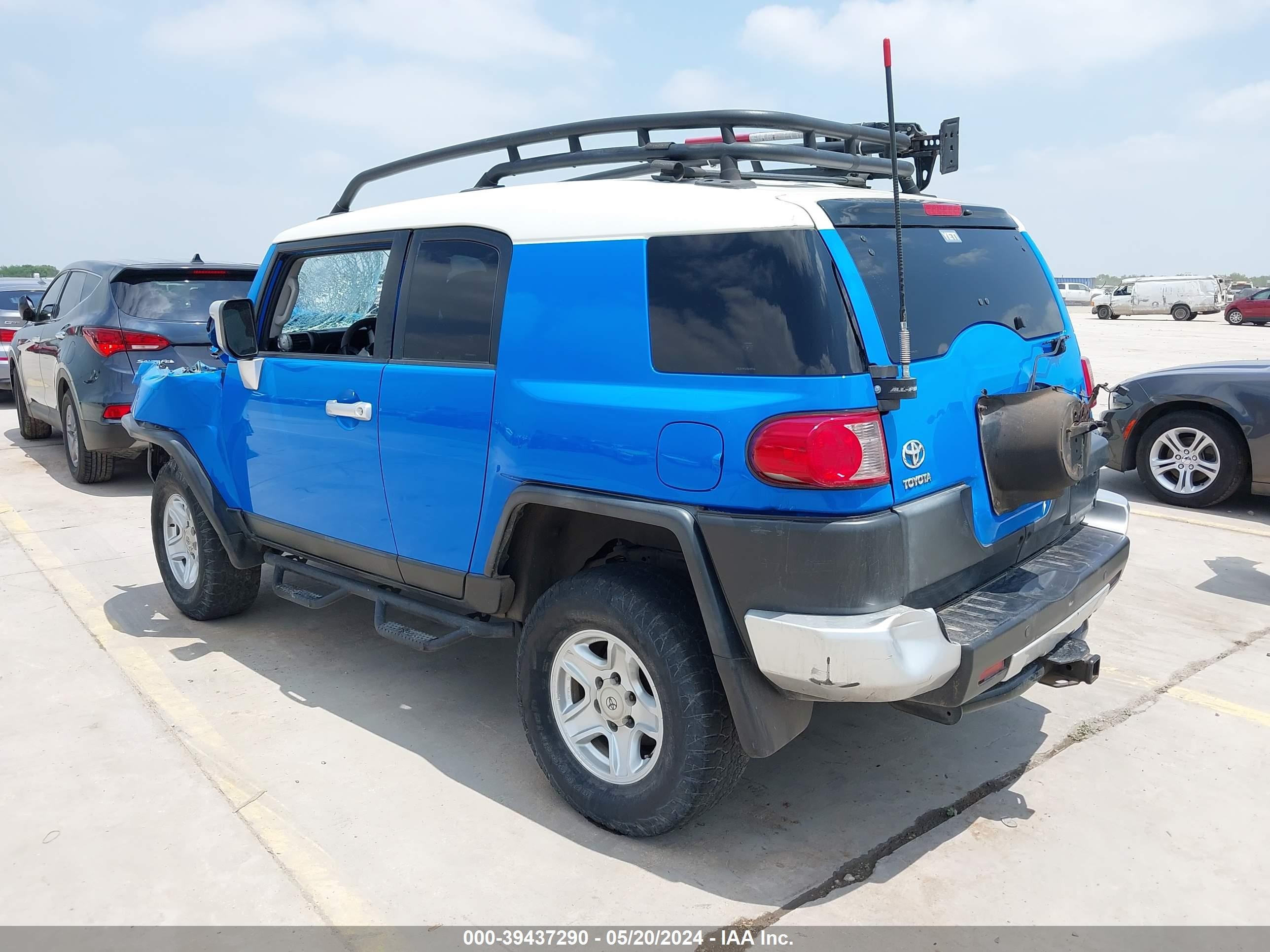 Photo 2 VIN: JTEZU11F670015774 - TOYOTA FJ CRUISER 