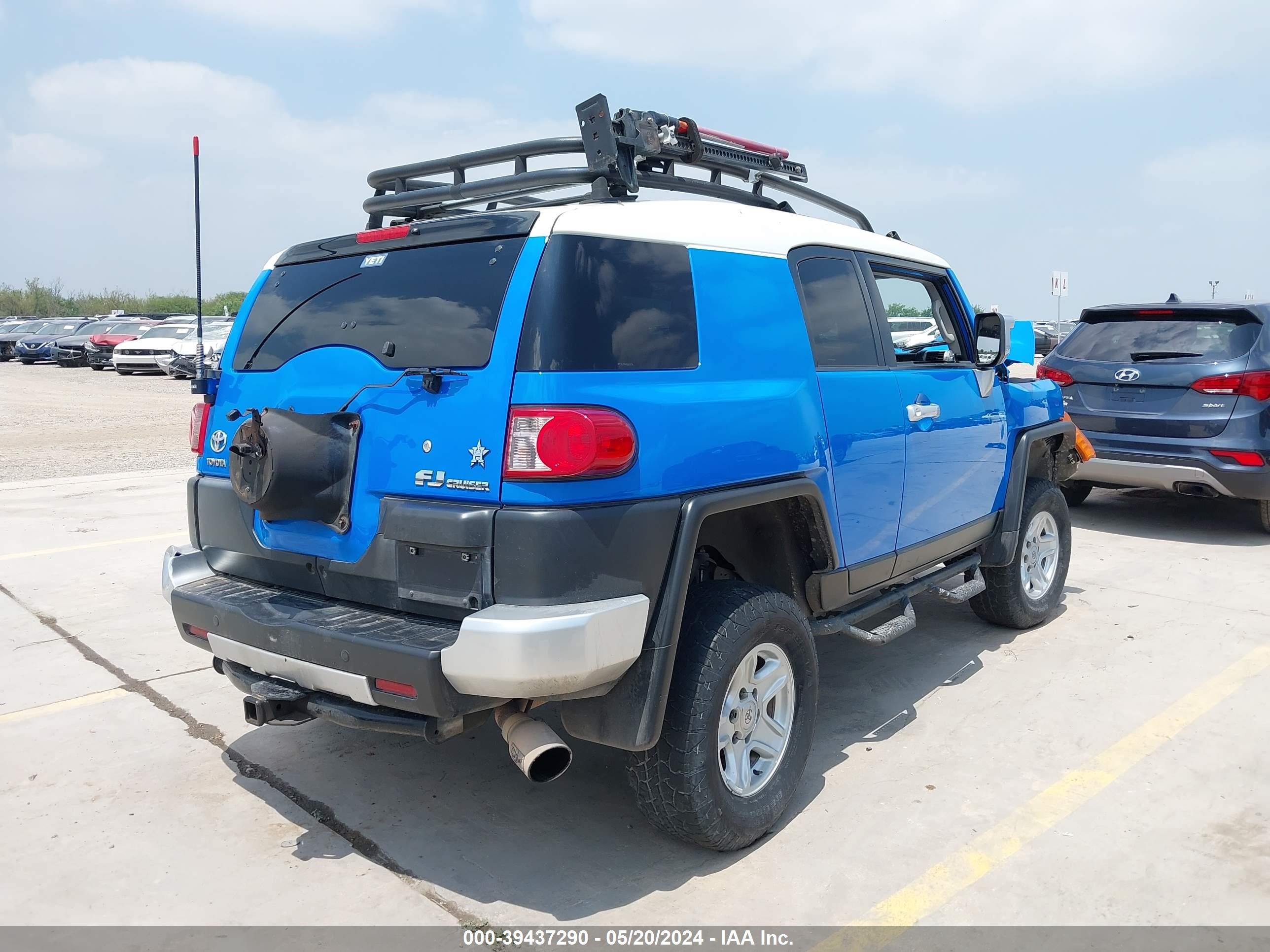 Photo 3 VIN: JTEZU11F670015774 - TOYOTA FJ CRUISER 