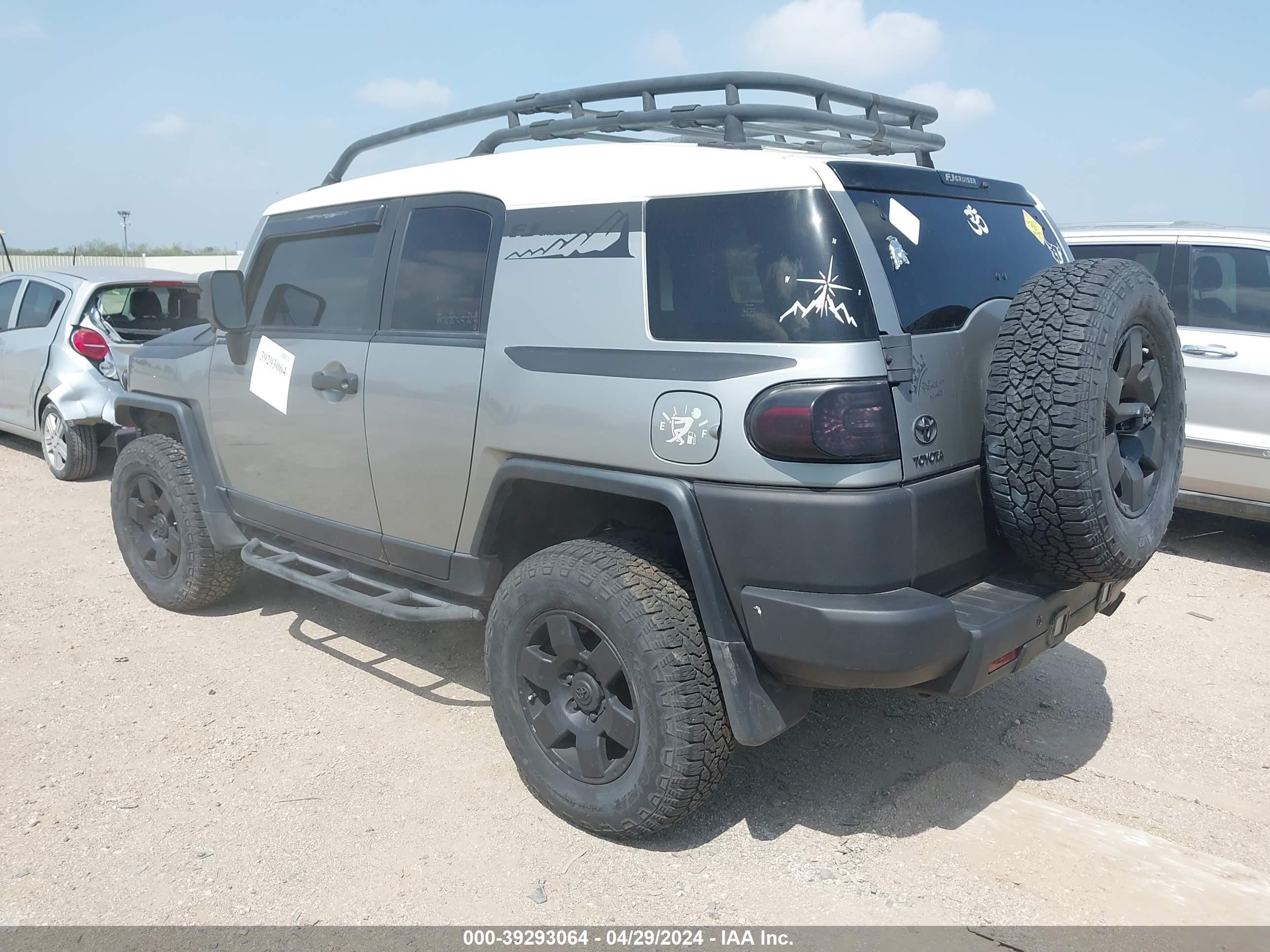 Photo 2 VIN: JTEZU11F69K008024 - TOYOTA FJ CRUISER 