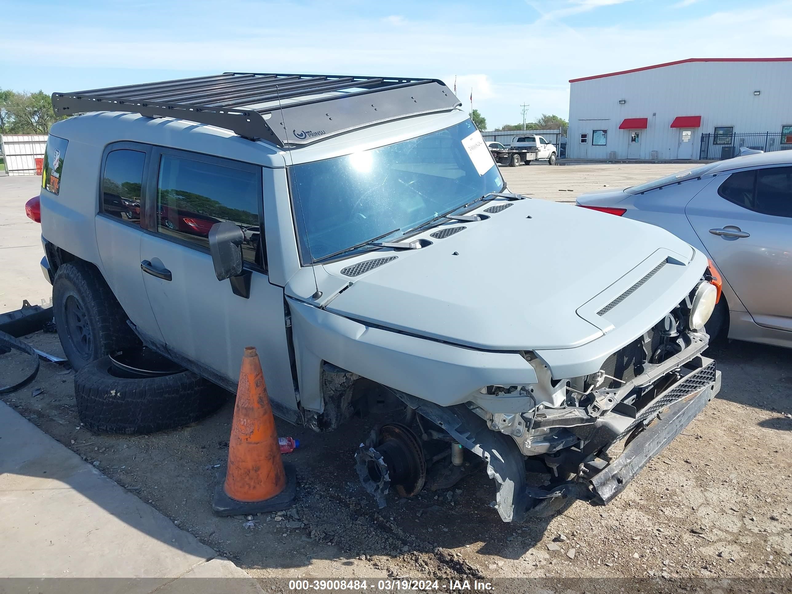 Photo 0 VIN: JTEZU11F770005612 - TOYOTA FJ CRUISER 