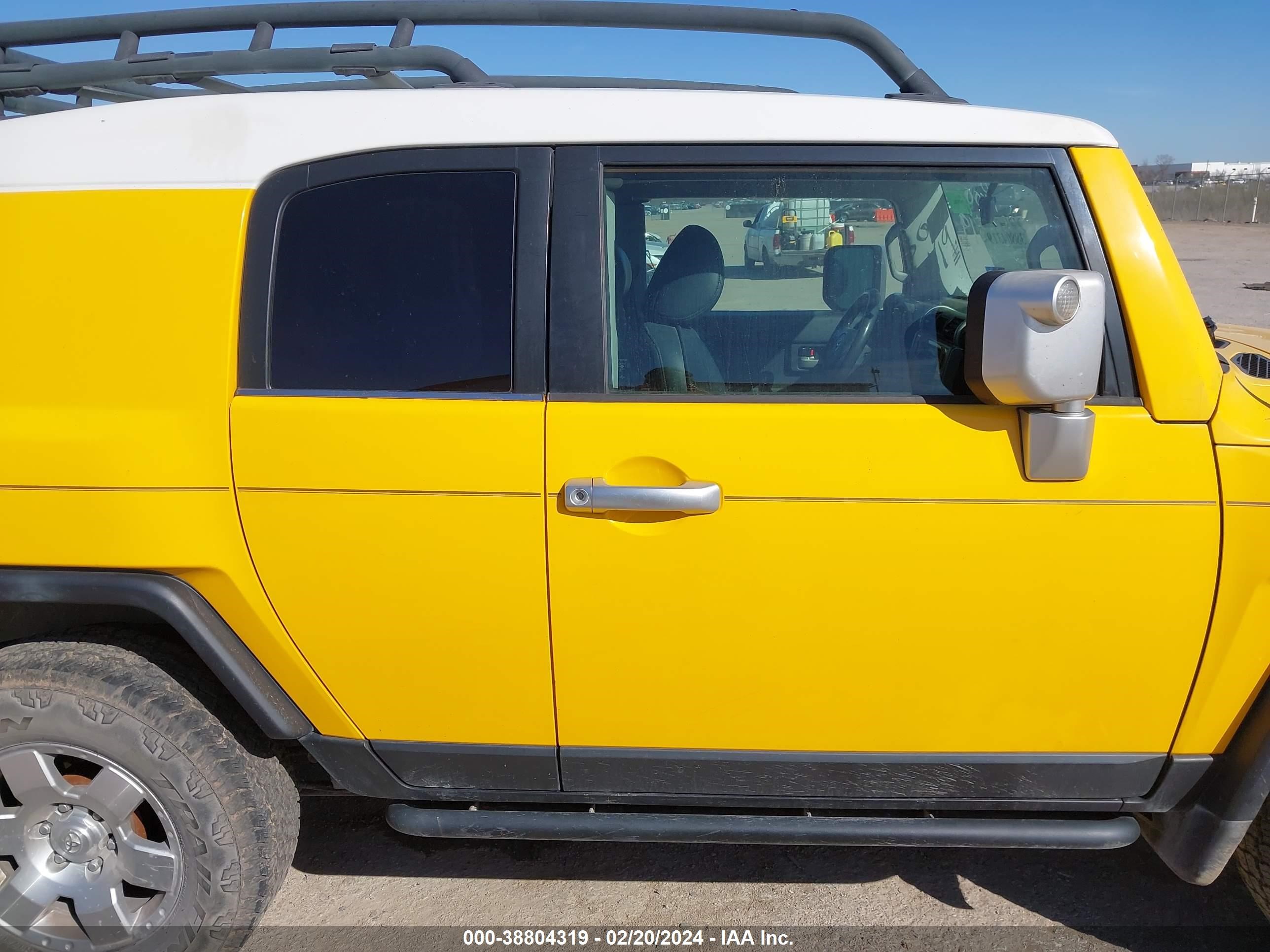 Photo 12 VIN: JTEZU11F870002654 - TOYOTA FJ CRUISER 