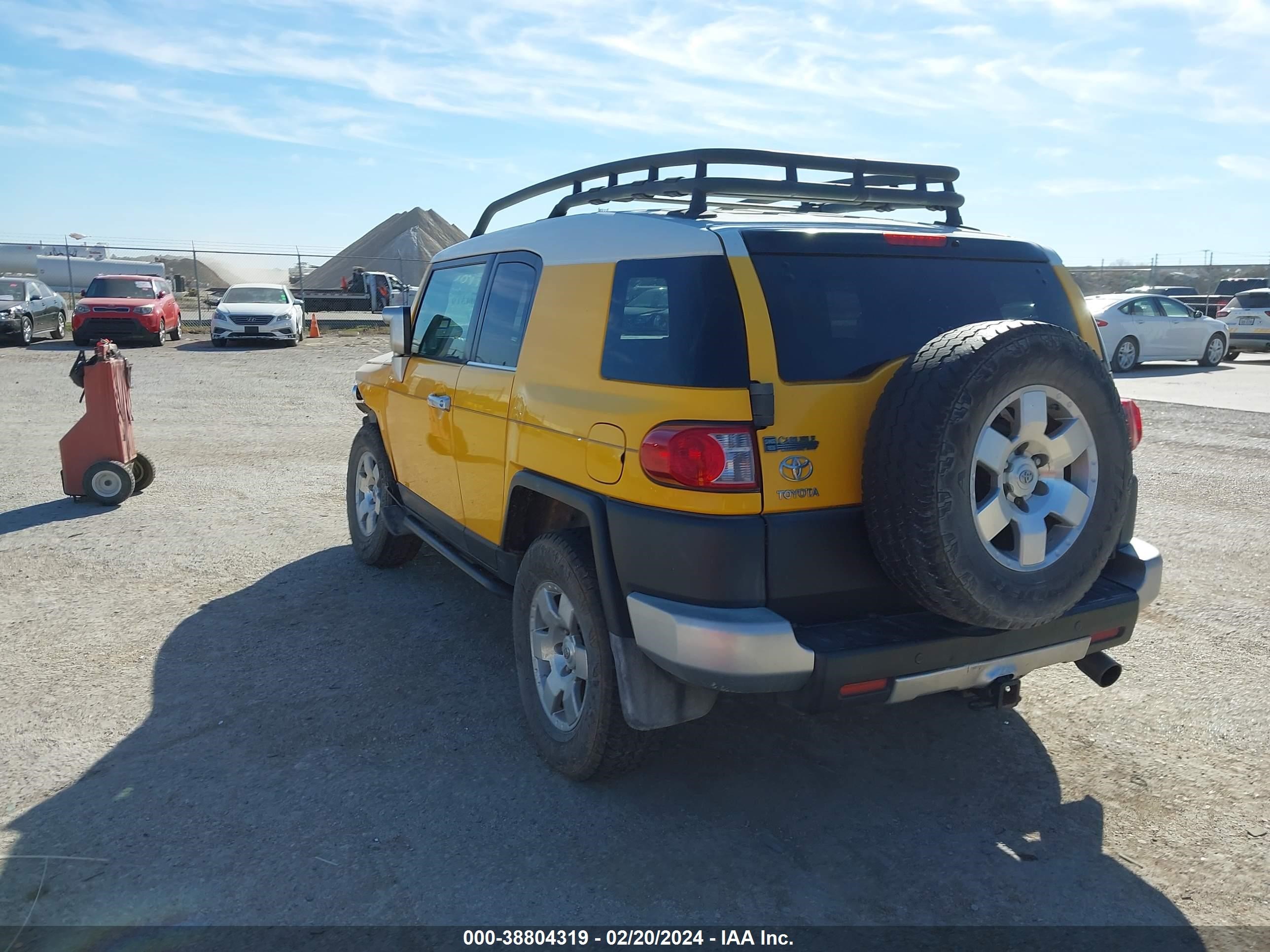 Photo 2 VIN: JTEZU11F870002654 - TOYOTA FJ CRUISER 