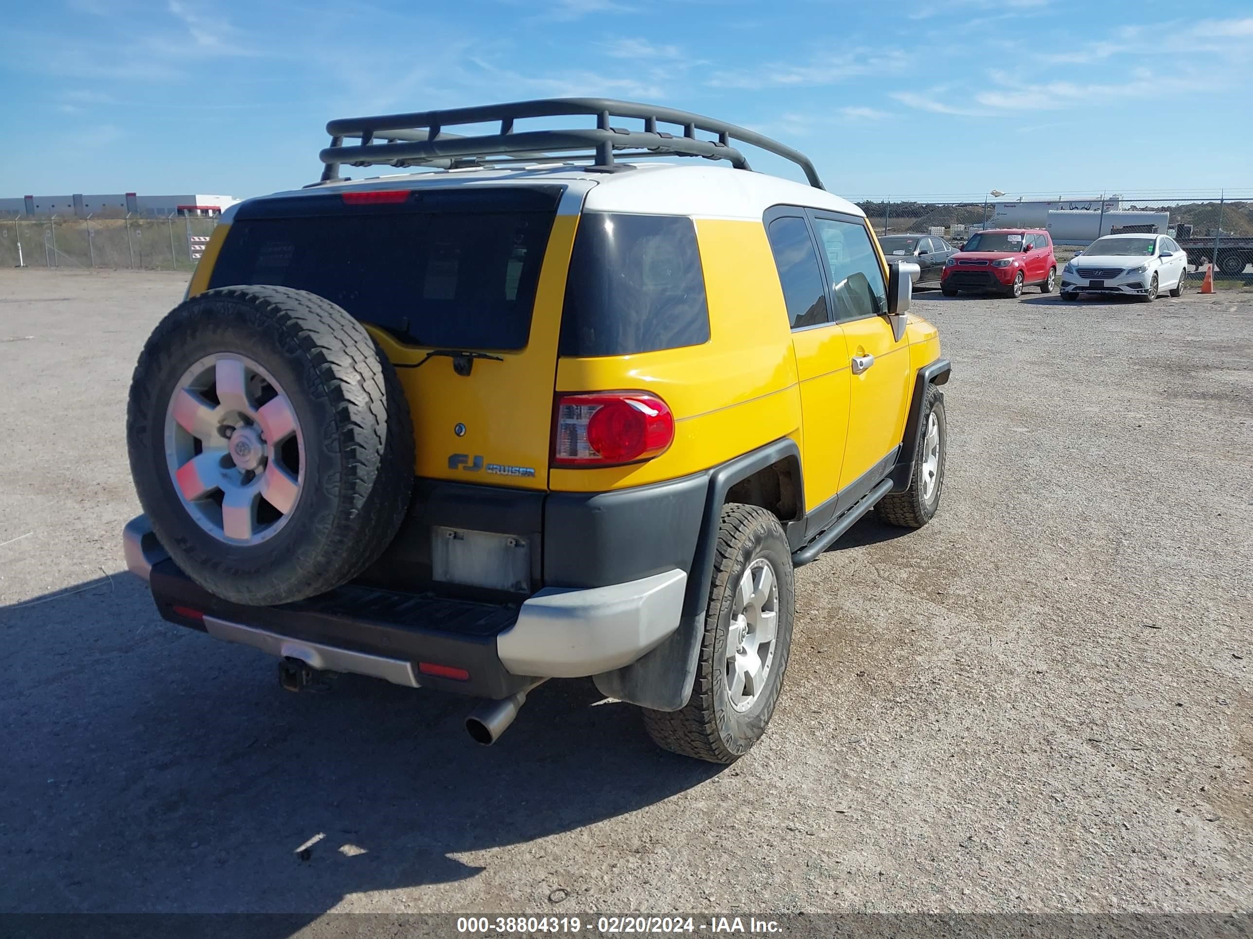 Photo 3 VIN: JTEZU11F870002654 - TOYOTA FJ CRUISER 