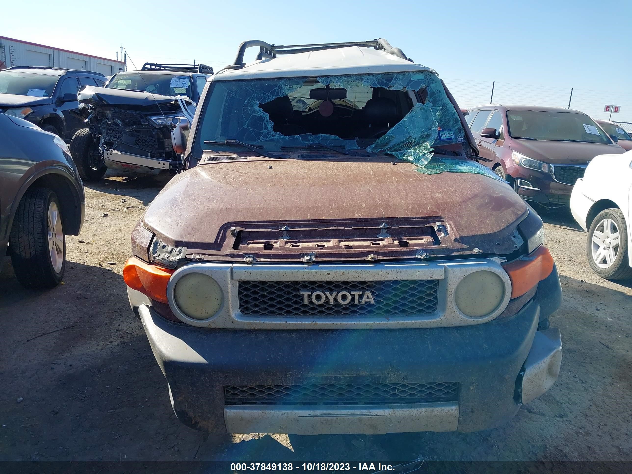 Photo 11 VIN: JTEZU11F88K001042 - TOYOTA FJ CRUISER 