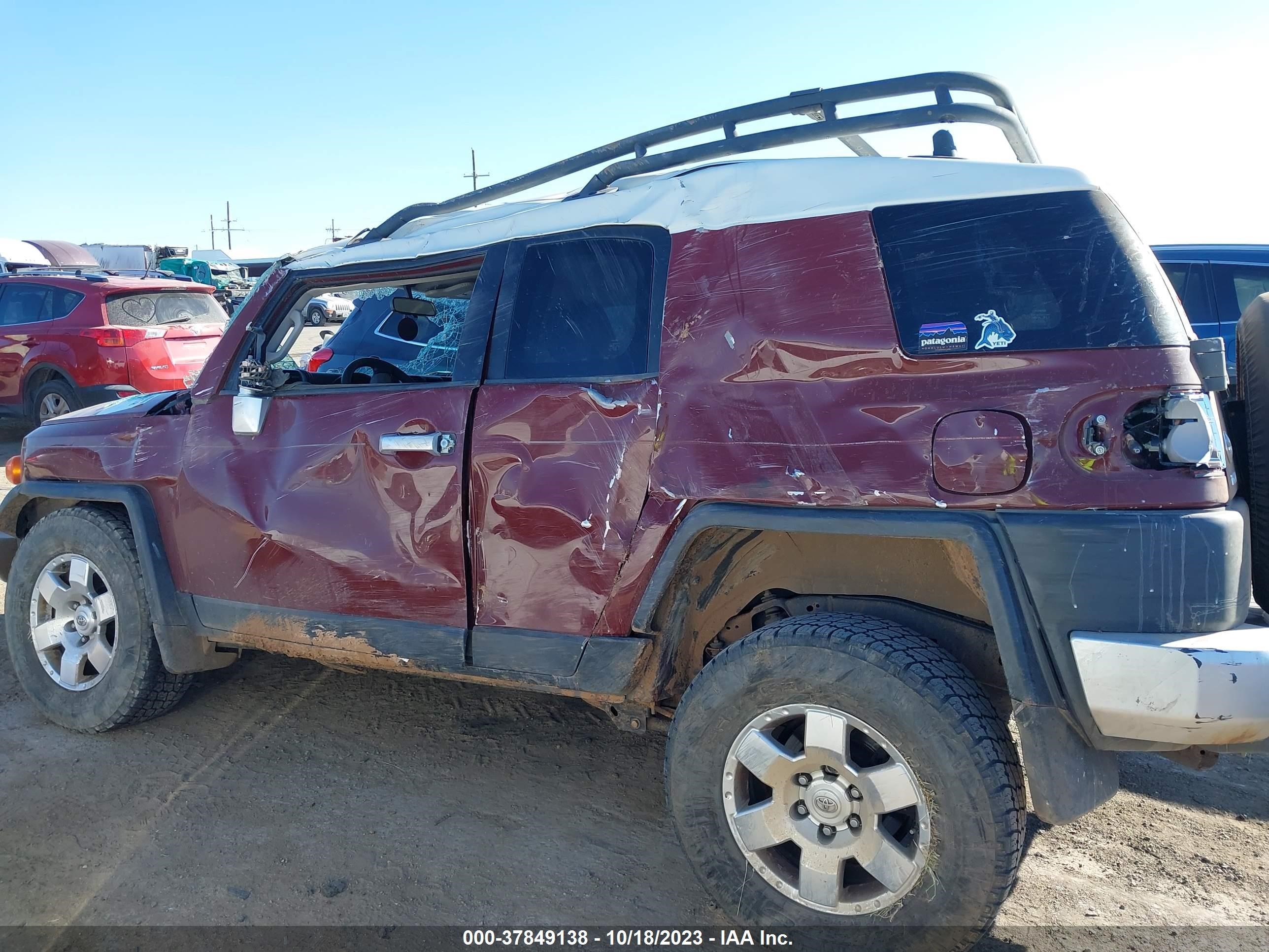 Photo 13 VIN: JTEZU11F88K001042 - TOYOTA FJ CRUISER 