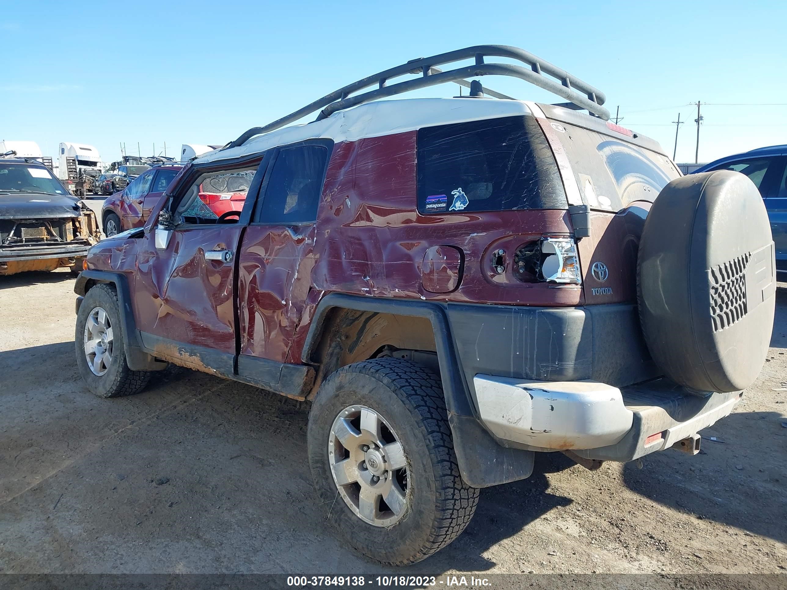 Photo 2 VIN: JTEZU11F88K001042 - TOYOTA FJ CRUISER 